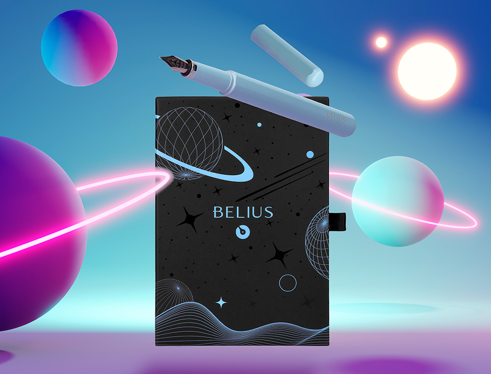STYLO-PLUME ET ETUI EN SIMILI CUIR BELIUS SPACE B MONOCHROME SANS AGRAFE ENCRE BLEUE COLORIS BLEU DANS COFFRET CADEAU